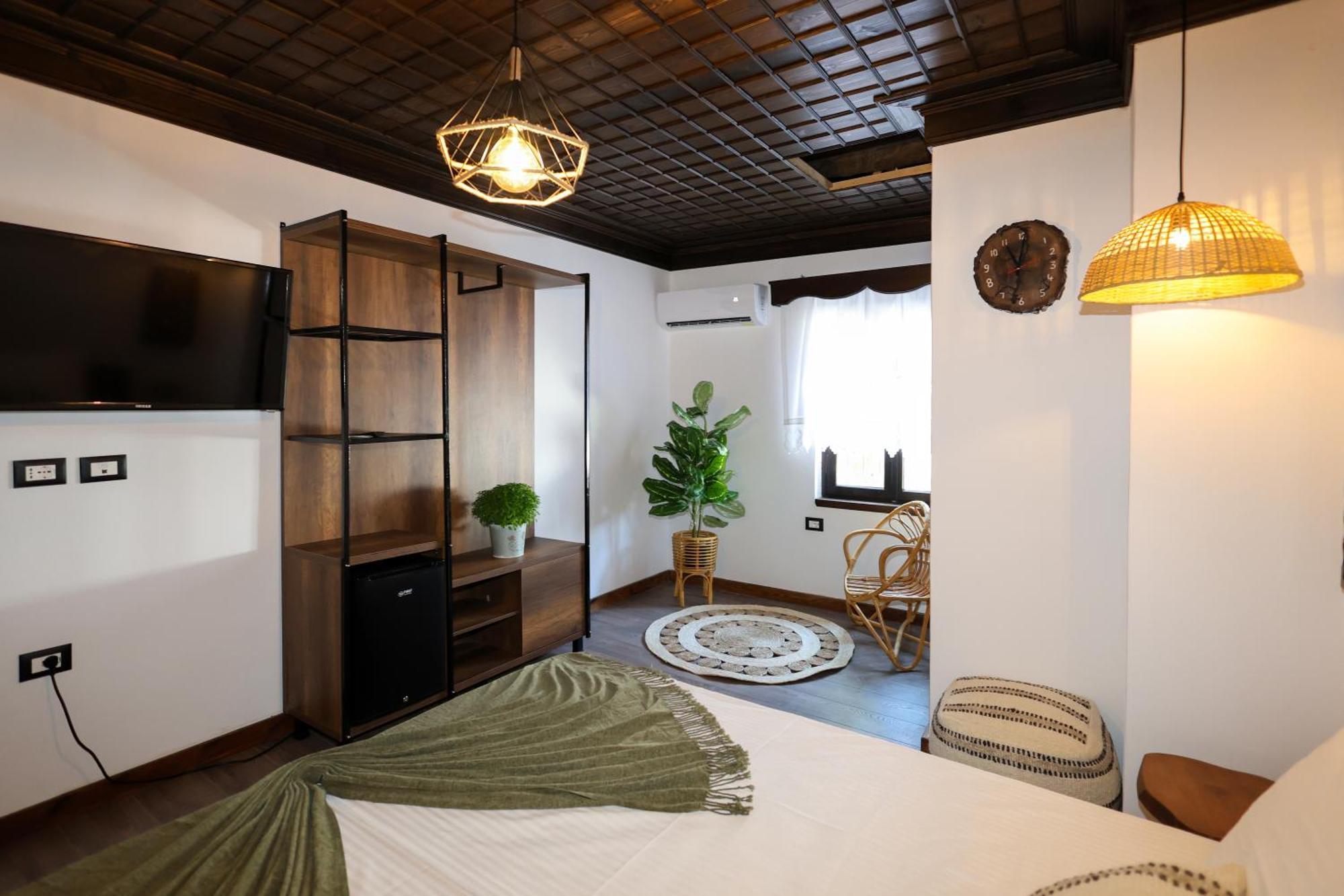 Ador Boutique Hotel Berat Zewnętrze zdjęcie