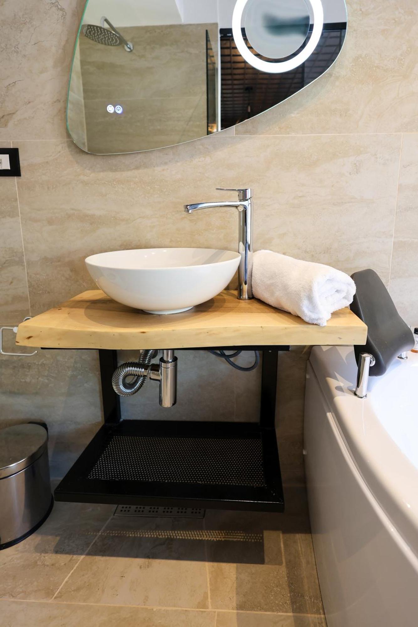 Ador Boutique Hotel Berat Zewnętrze zdjęcie