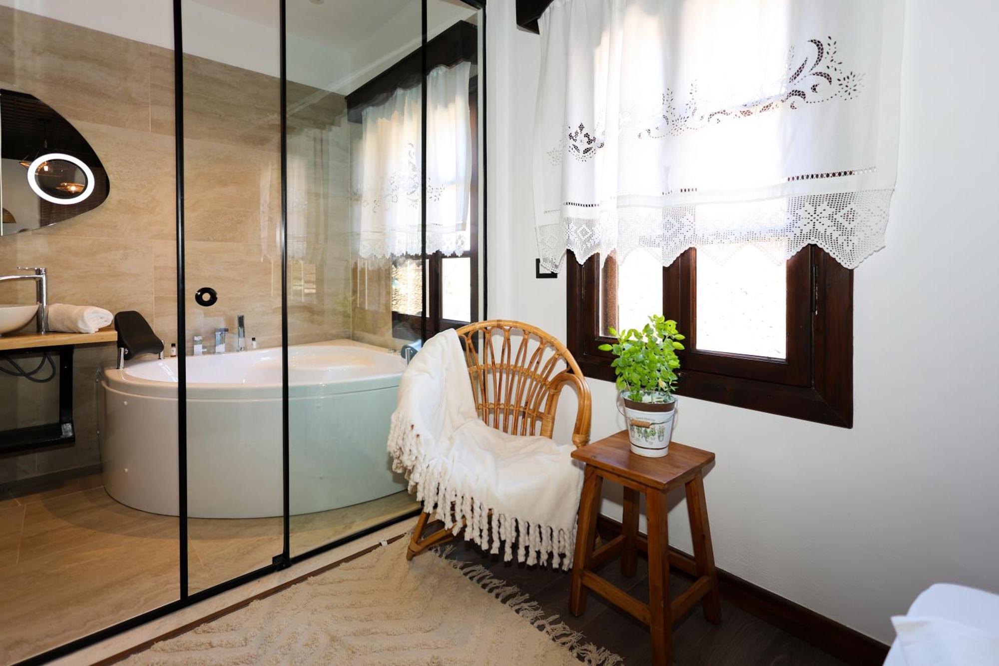 Ador Boutique Hotel Berat Zewnętrze zdjęcie