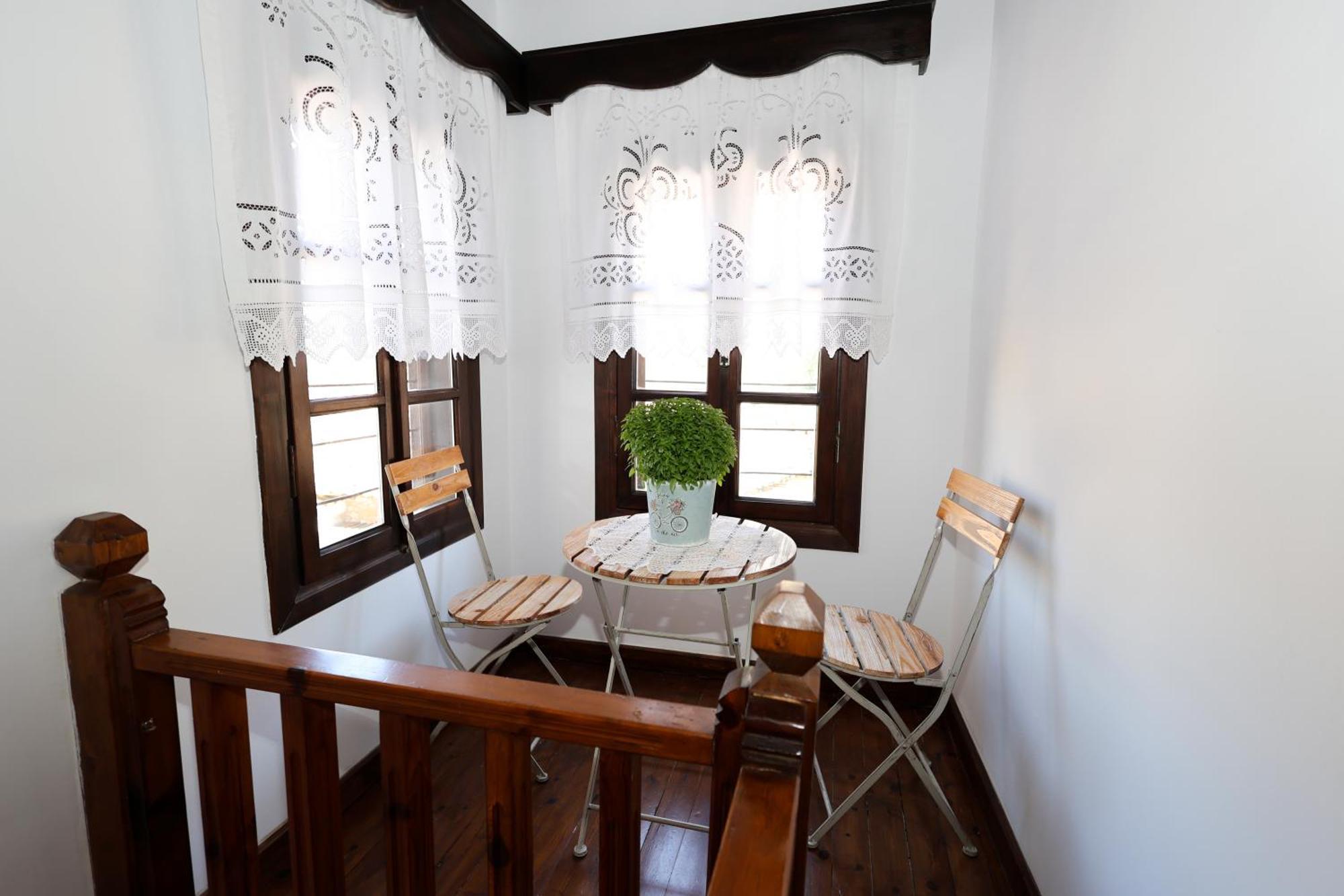 Ador Boutique Hotel Berat Zewnętrze zdjęcie