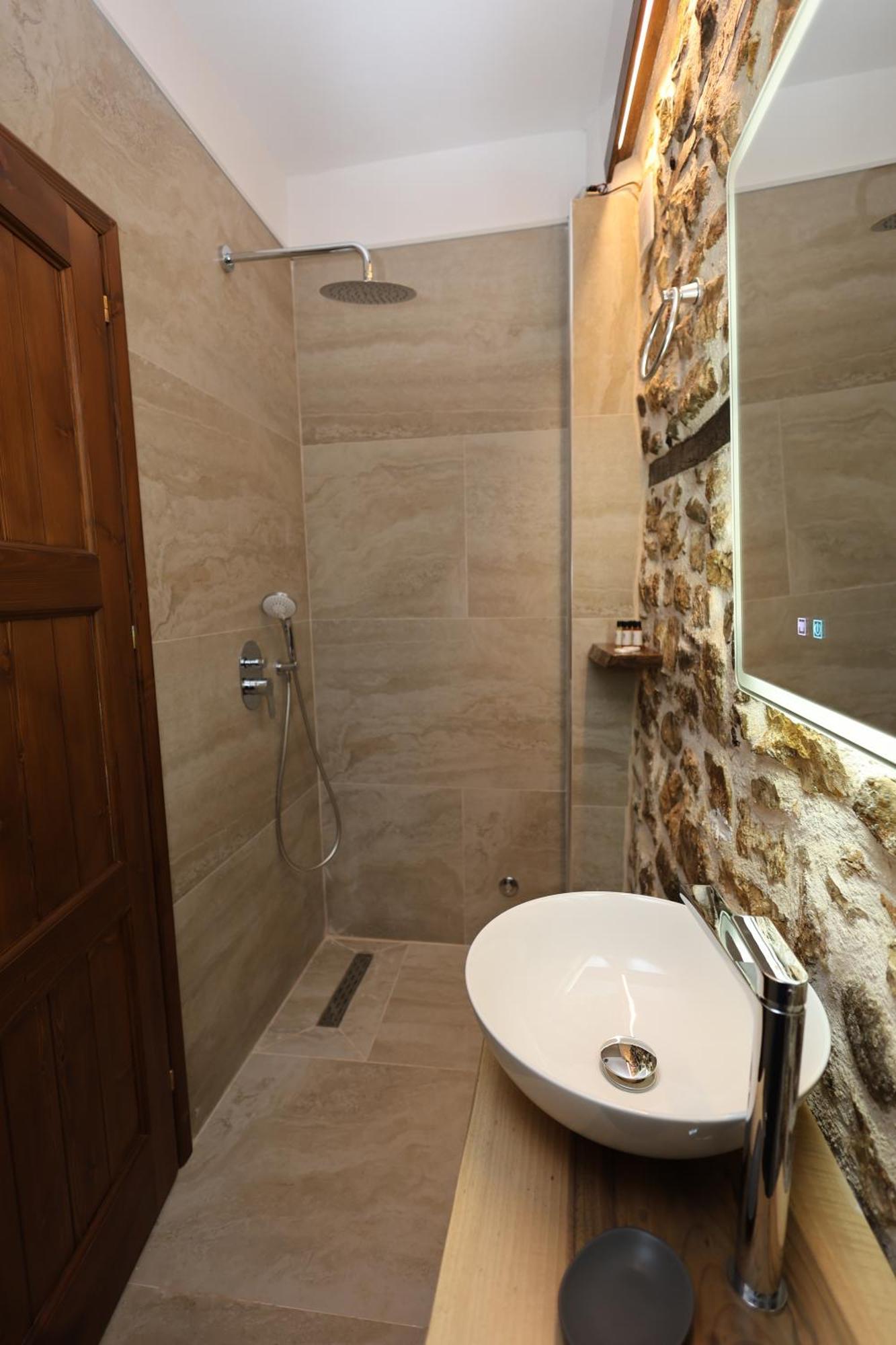 Ador Boutique Hotel Berat Zewnętrze zdjęcie