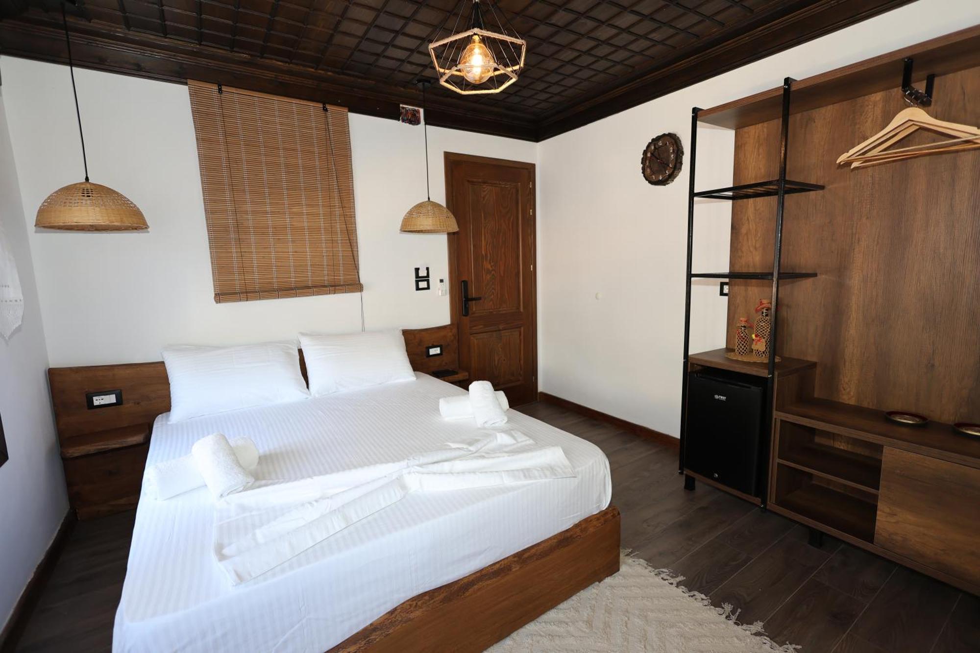 Ador Boutique Hotel Berat Zewnętrze zdjęcie