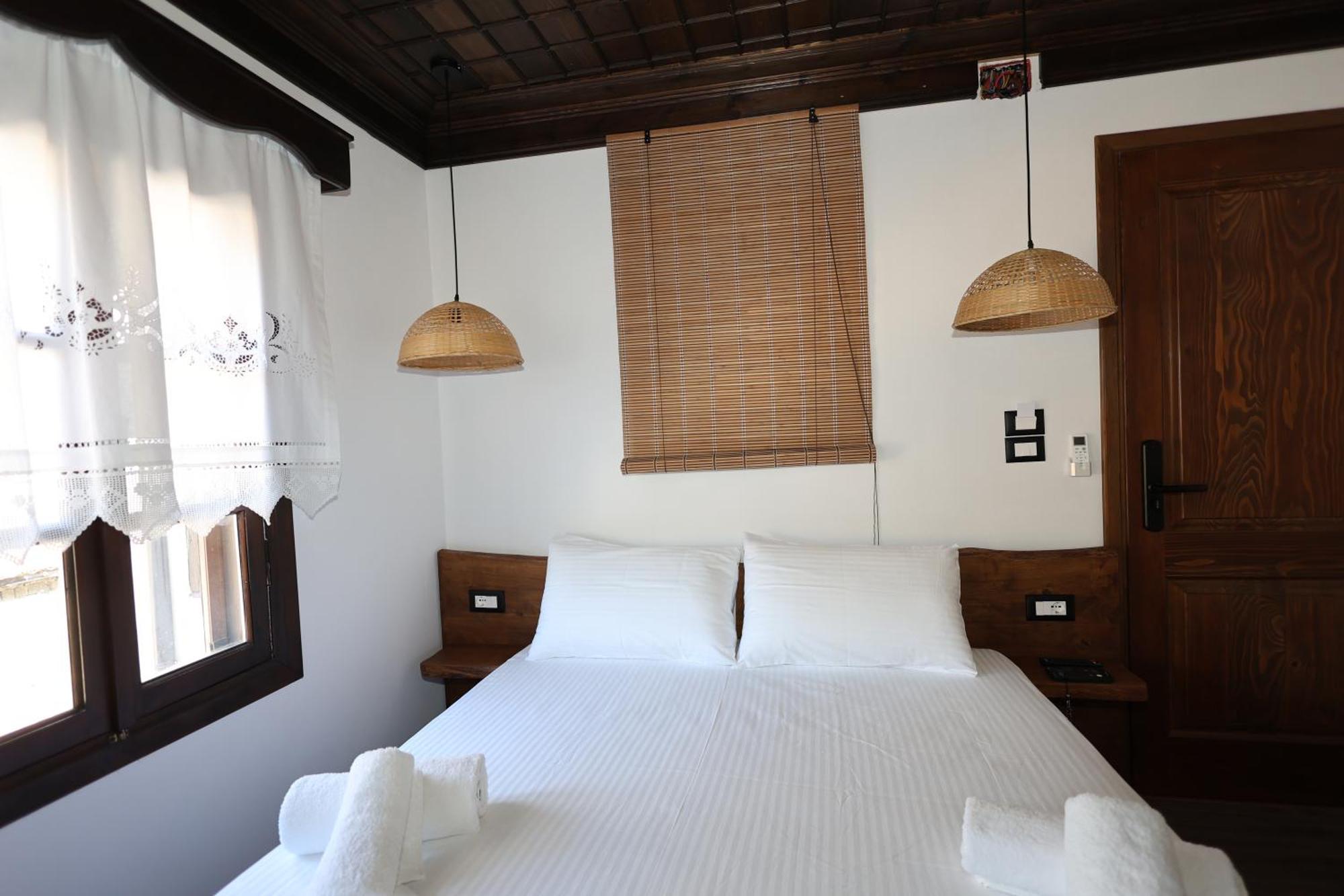 Ador Boutique Hotel Berat Zewnętrze zdjęcie