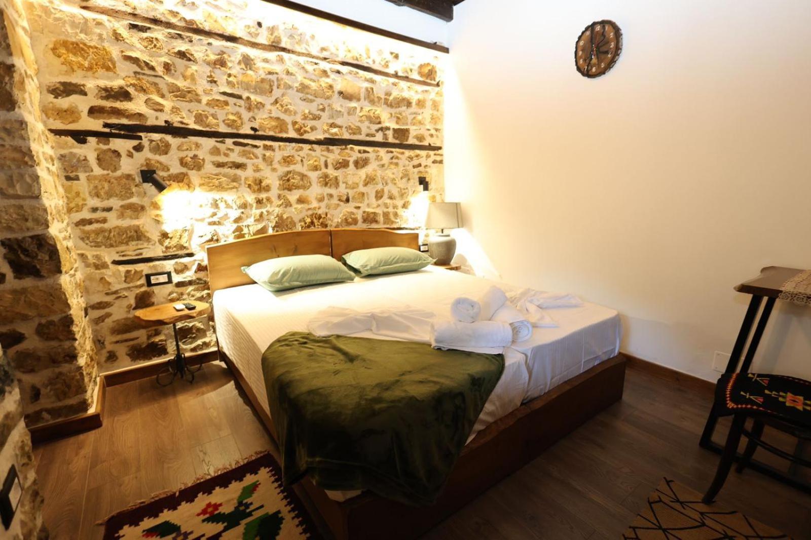 Ador Boutique Hotel Berat Zewnętrze zdjęcie