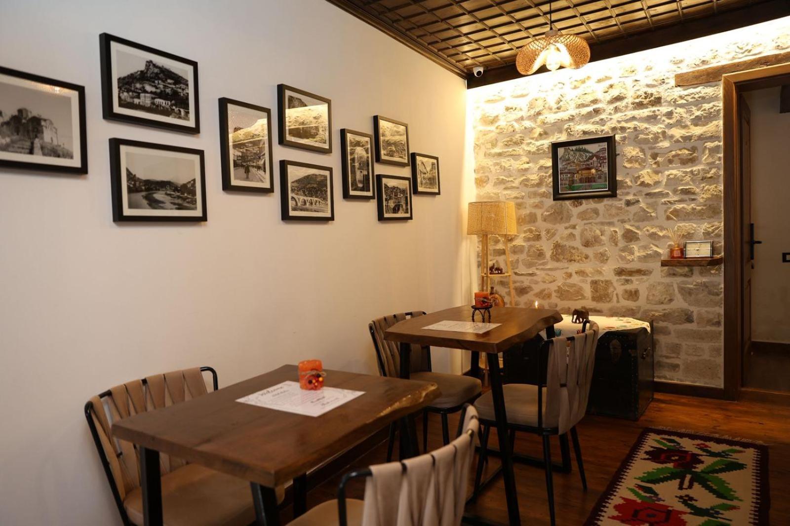 Ador Boutique Hotel Berat Zewnętrze zdjęcie