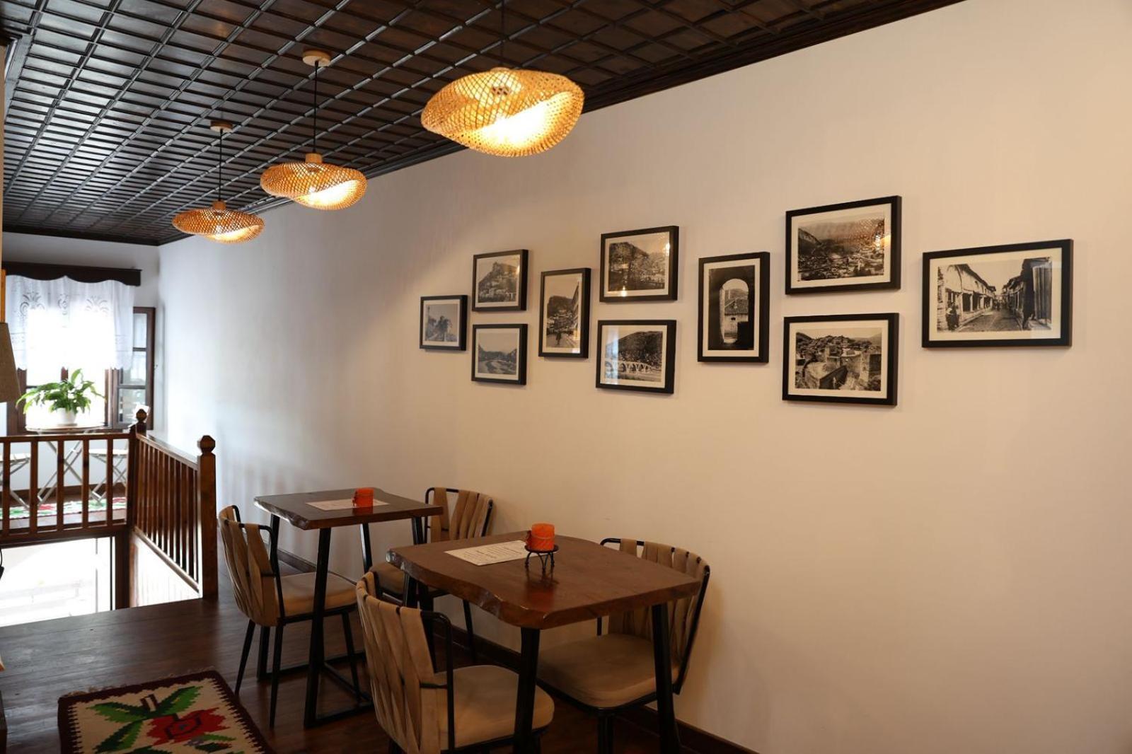Ador Boutique Hotel Berat Zewnętrze zdjęcie