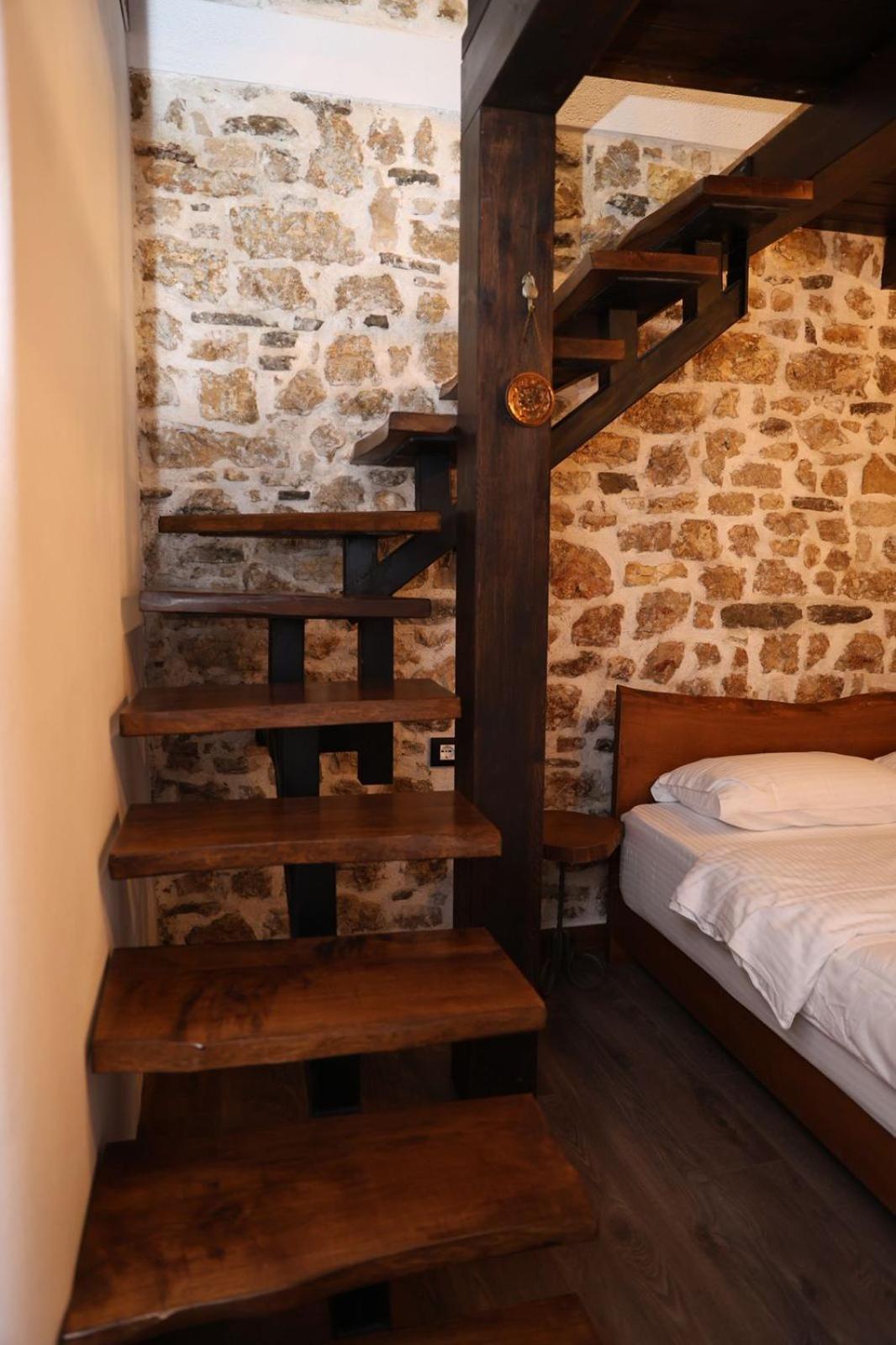 Ador Boutique Hotel Berat Zewnętrze zdjęcie