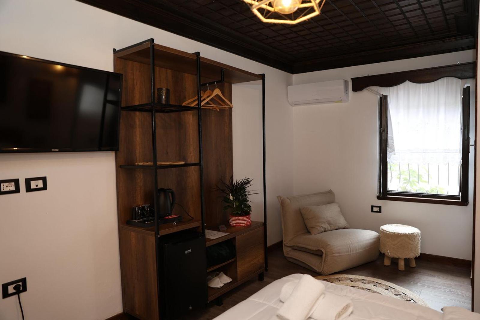 Ador Boutique Hotel Berat Zewnętrze zdjęcie