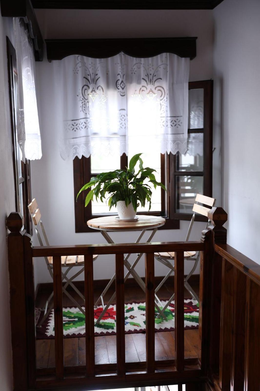Ador Boutique Hotel Berat Zewnętrze zdjęcie