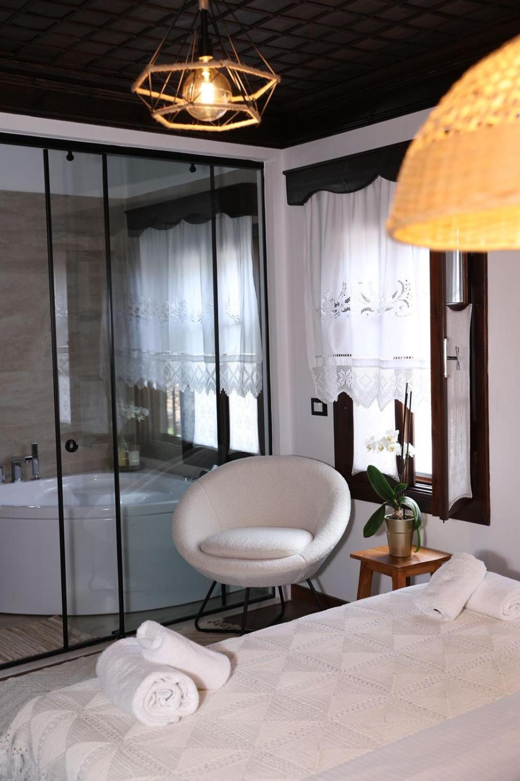 Ador Boutique Hotel Berat Zewnętrze zdjęcie