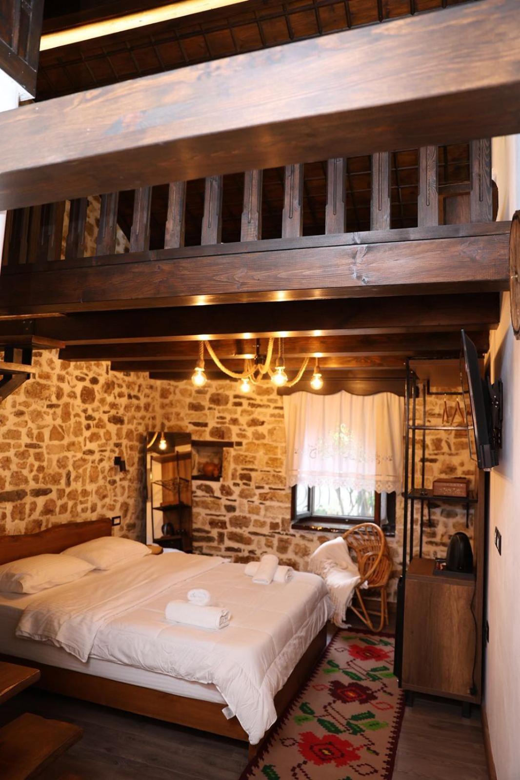 Ador Boutique Hotel Berat Zewnętrze zdjęcie