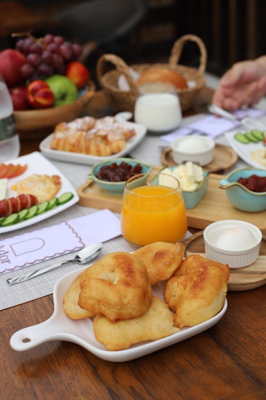Ador Boutique Hotel Berat Zewnętrze zdjęcie