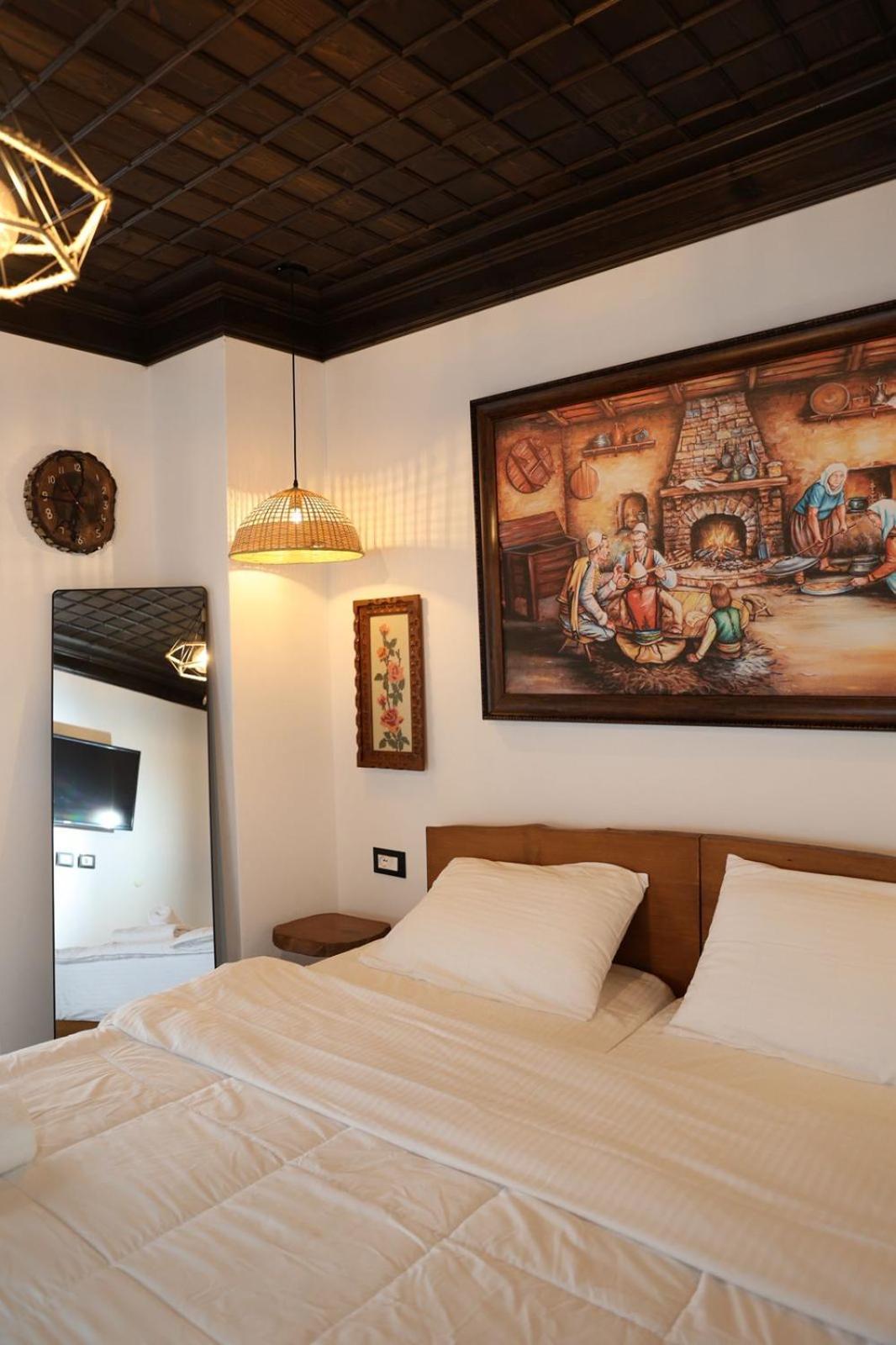 Ador Boutique Hotel Berat Zewnętrze zdjęcie